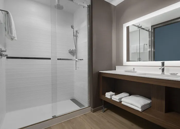 Ac By Marriott Downtown 4*